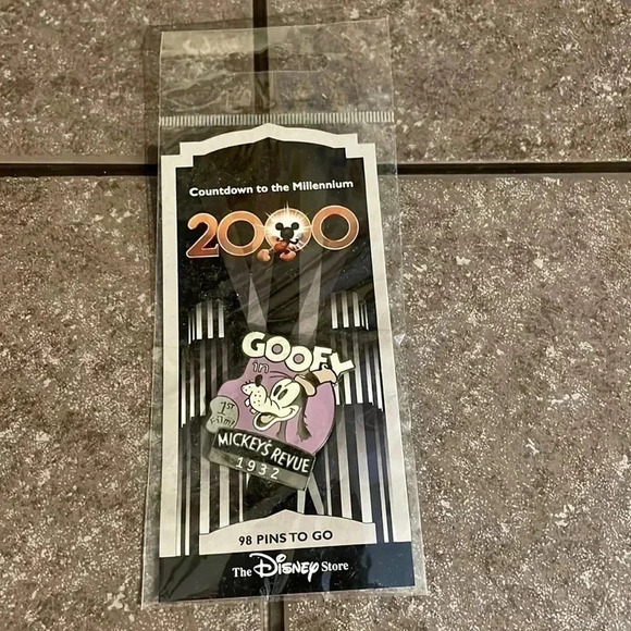 Countdown to Millennium Goofy Trading Pin - Picture 1 of 6